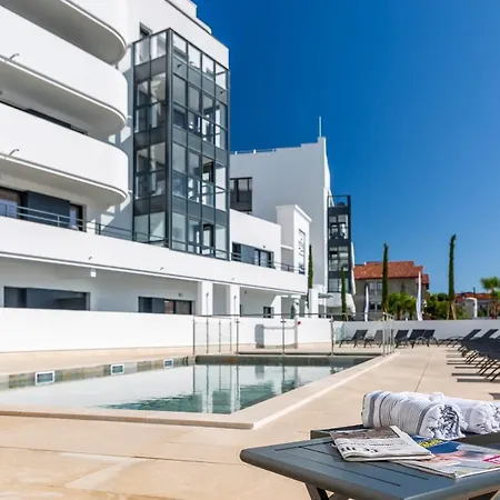 Nemea Les Hauts De Milady Aparthotel 4*