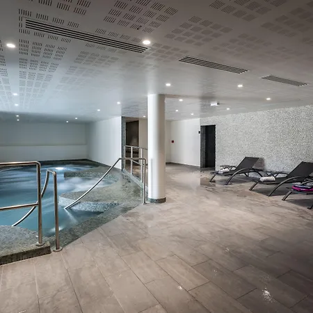 Nemea Les Hauts De Milady 4*