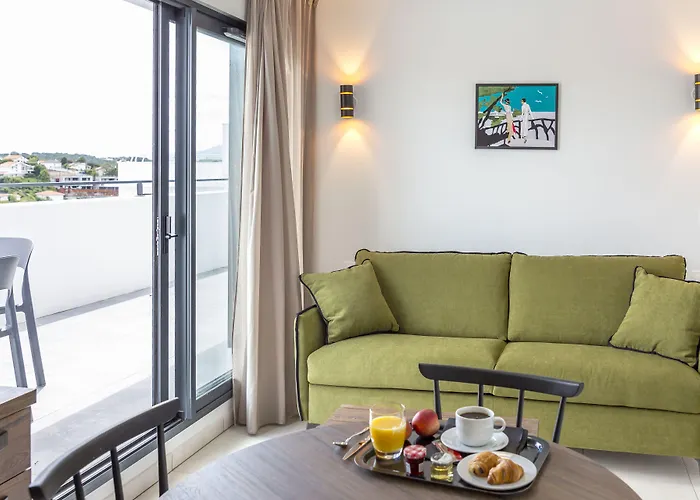 Lejlighedshotel Nemea Les Hauts De Milady 4*